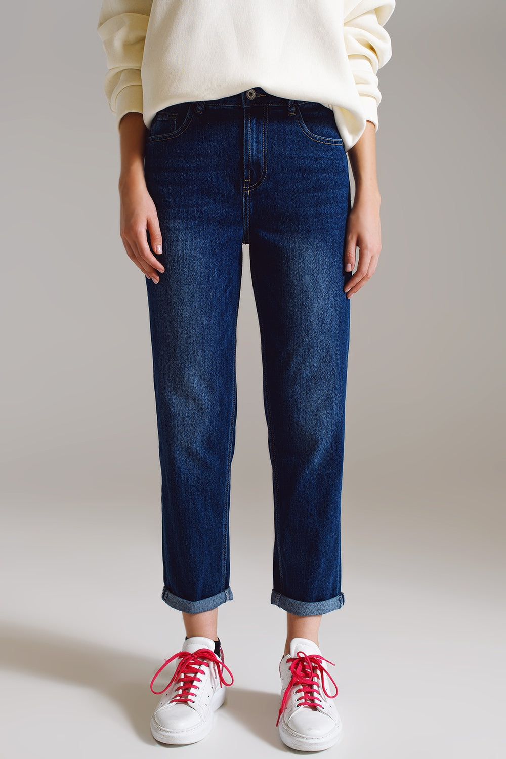 Basic Straight Jeans in Dark Wash - Jeans