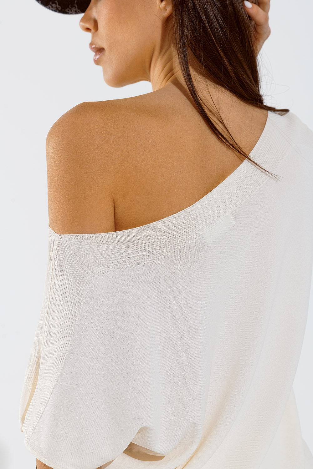 Beige boat neck relaxed sweater - T-shirts