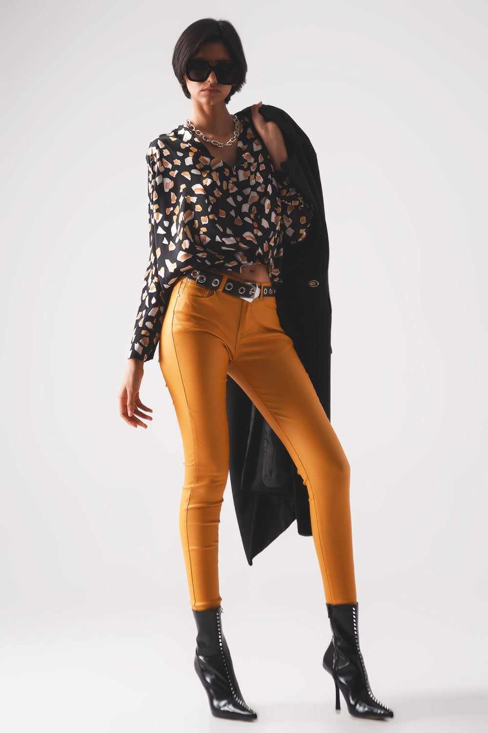 Black blouse with print and wrapped front Q2 Shirts BoutiqueLua