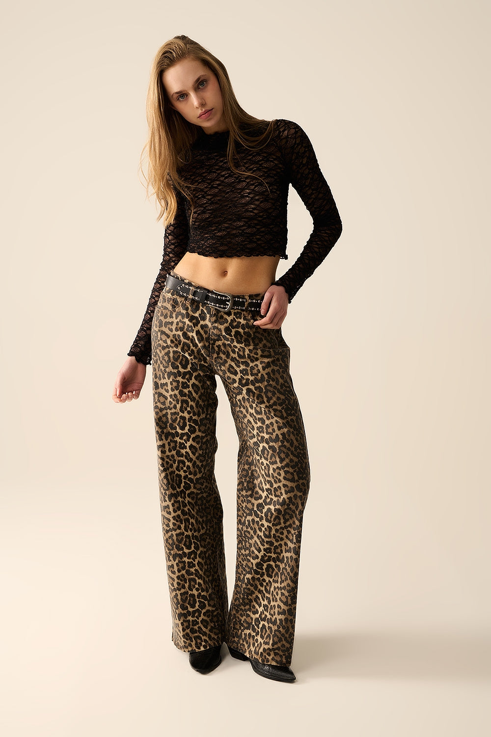 Black Cropped lace t-shirt with Long Sleeves - T-Shirts