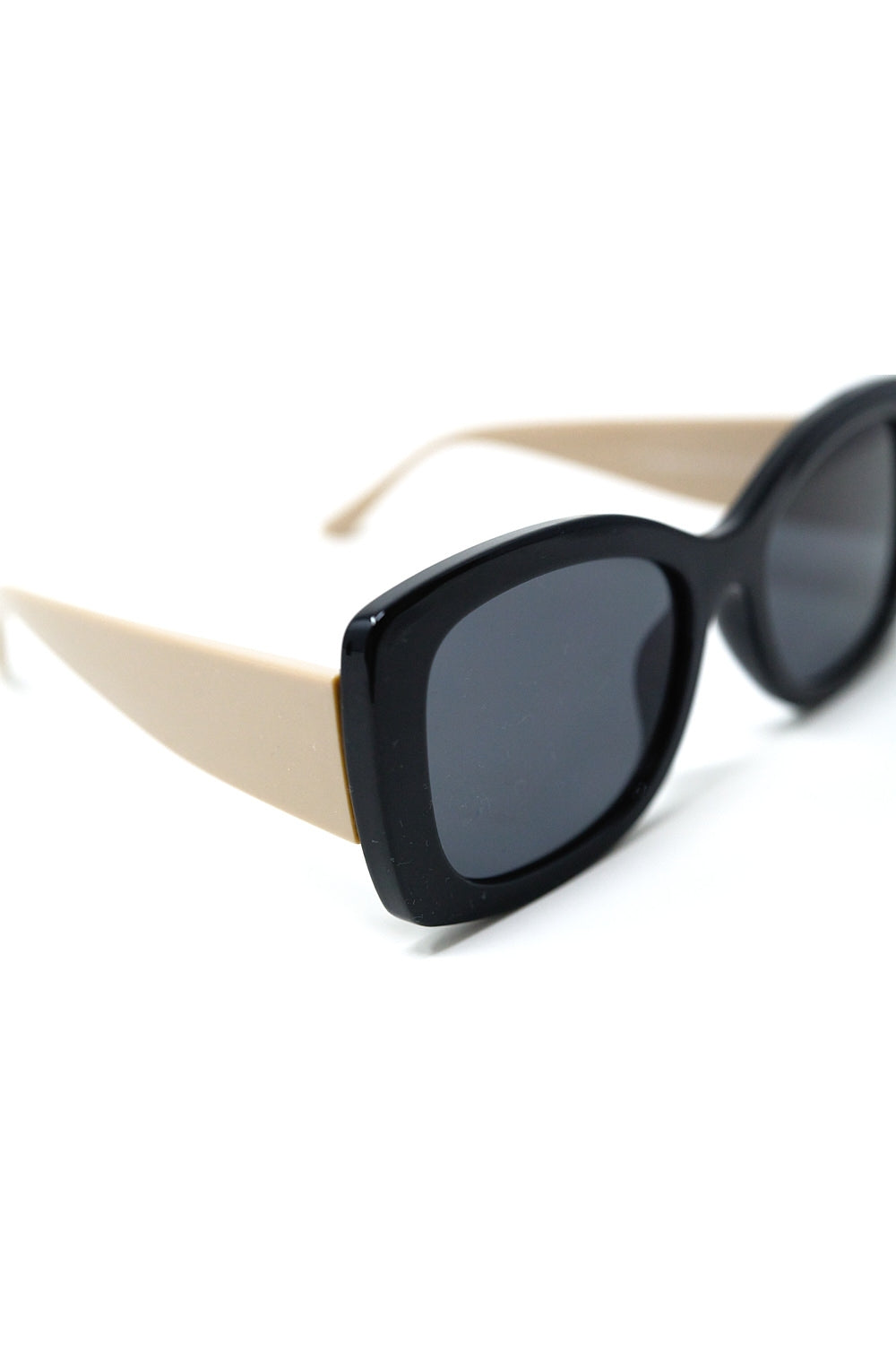 Black Oversized Oval Sunglasses in Acetate -