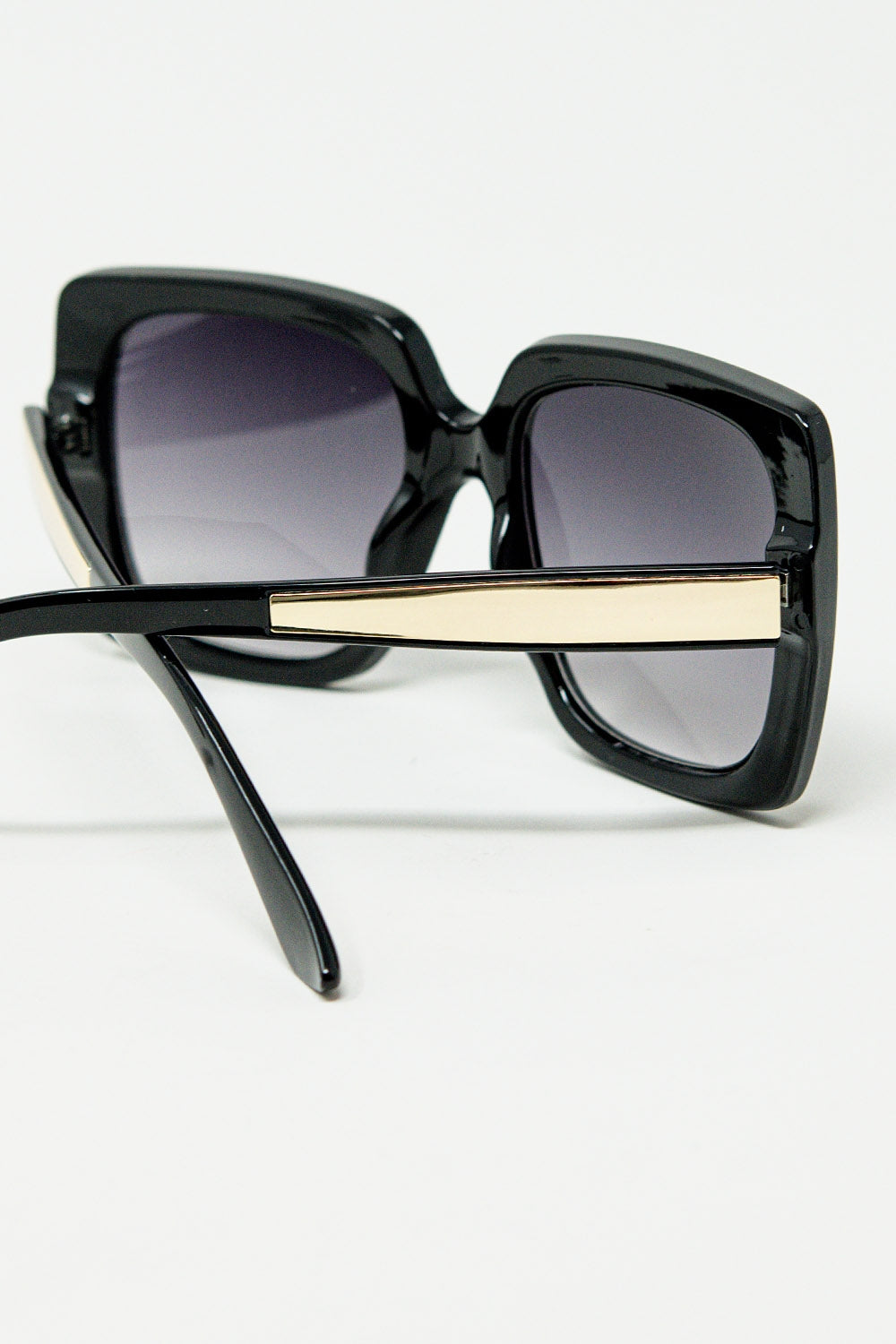 black Oversized square sunglasses with golden metallic detail Q2 BoutiqueLua