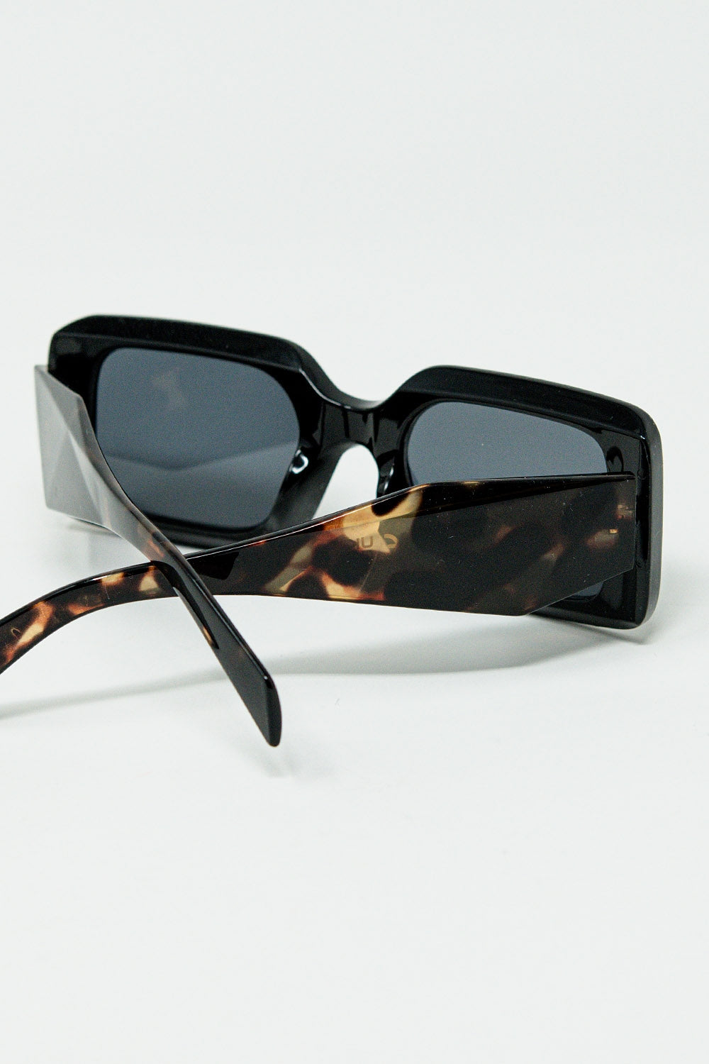 Black square sunglasses with brown animal print on the side - Sunglasses