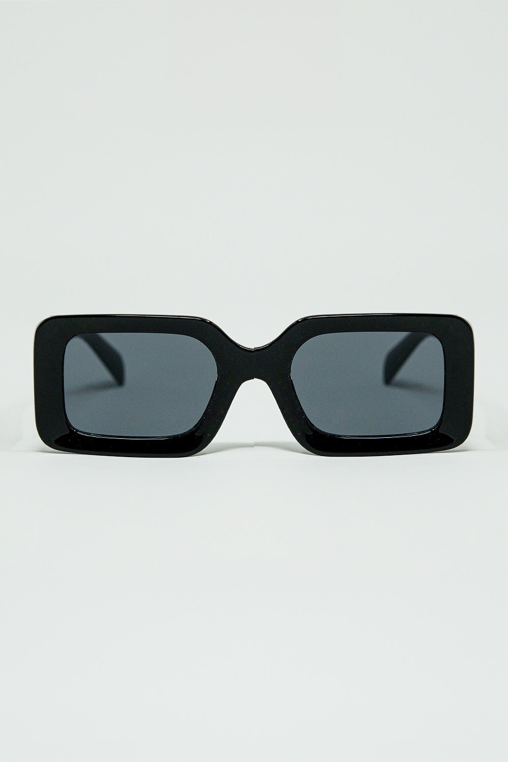 Black square sunglasses with detail on the side - Sunglasses