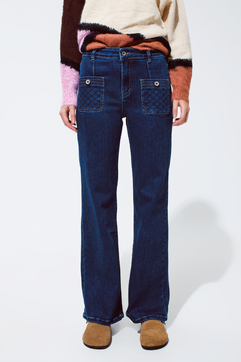 Blue jeans with buttoned pocket details in dark wash - Jeans