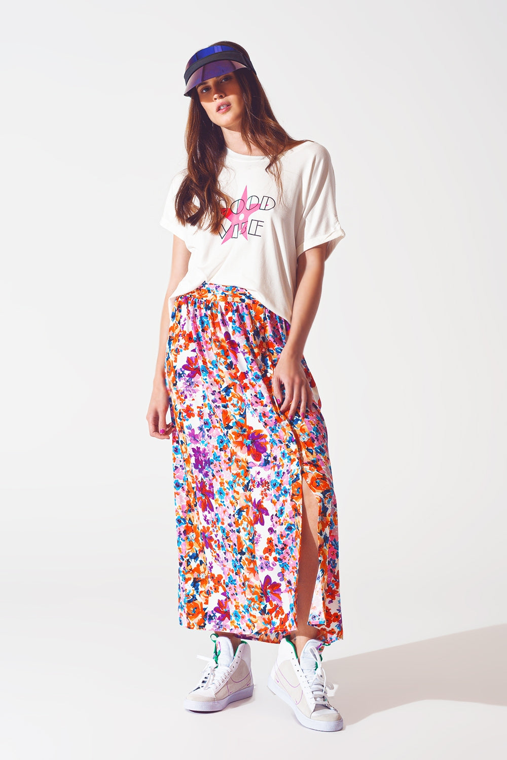 Boat Neack T-shirt With Good Vibe Text in White and Pink - Tops