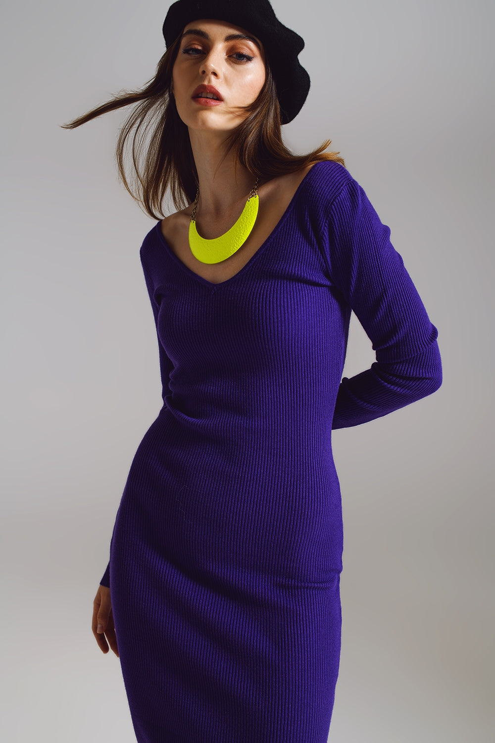 Bodycon Midi Knitted Dress With V-neckline in Purple Q2 Dresses BoutiqueLua