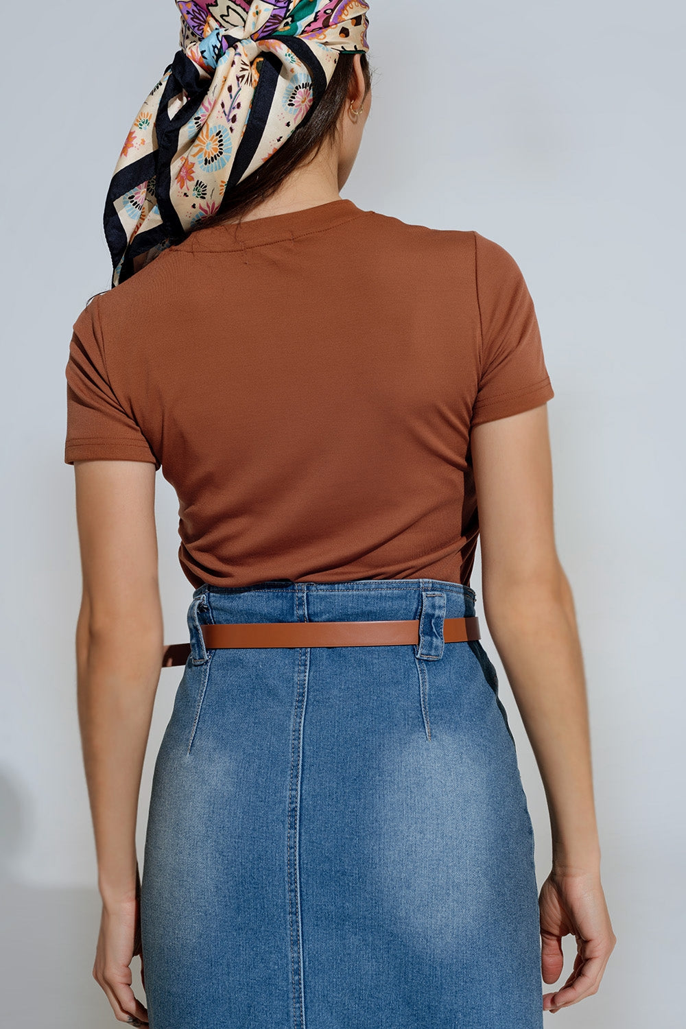 Brown Crew Neck T-shirt With Graphic Print Q2 Tops BoutiqueLua