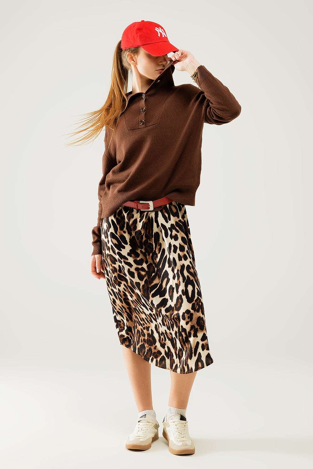 Brown loose sweater with button closure - Jumpers