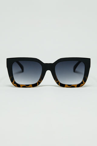 Brown Square sunglasses with gradient in animal print