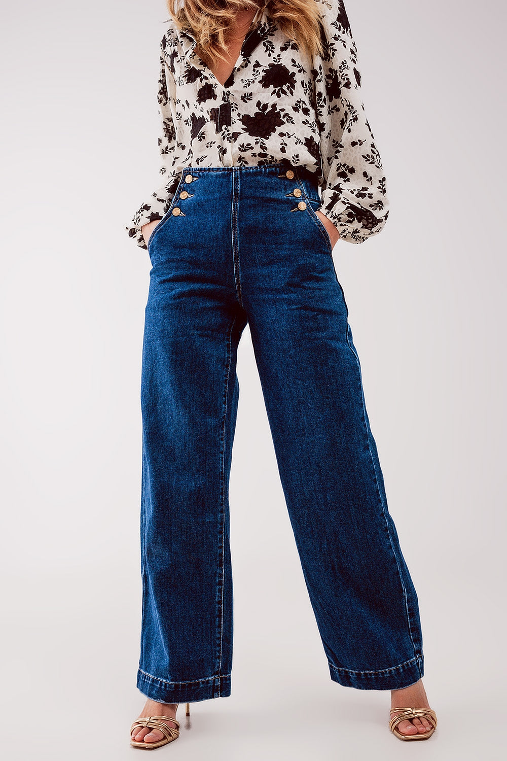 Button front jean in mid blue - Jeans