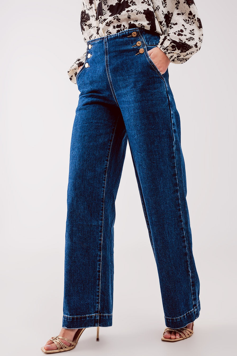 Button front jean in mid blue - Jeans