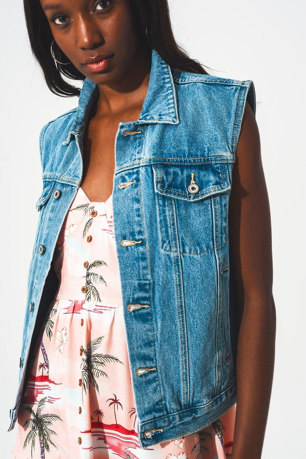 cotton sleeveless denim jacket in 70s blue - Jackets