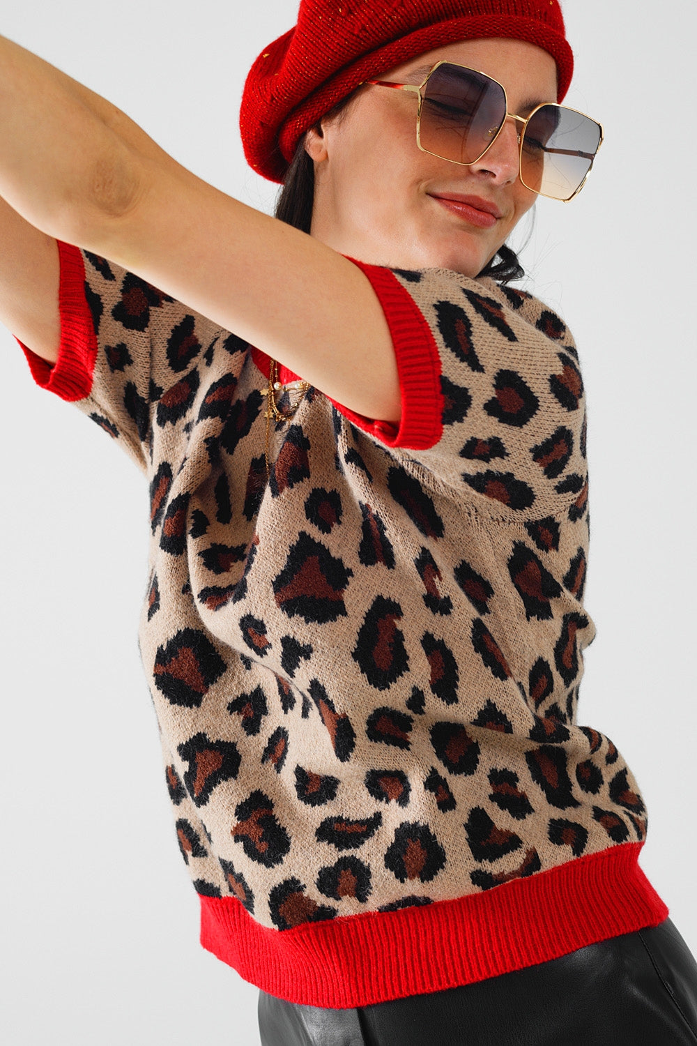 cozy panther print sweater shirt with red edges - T-shirts