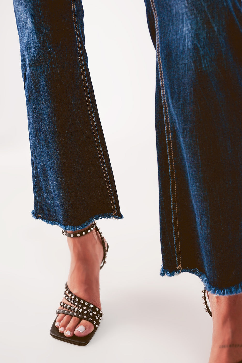 Cropped kickflare jeans in mid washing Q2 Jeans BoutiqueLua