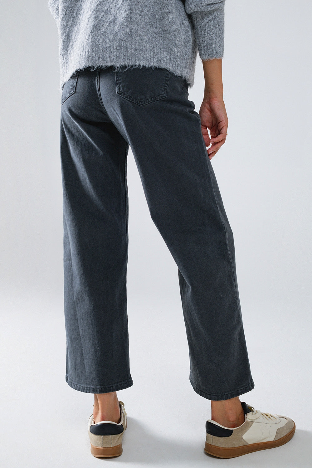 Cropped wide leg jeans in gray Q2 Jeans BoutiqueLua
