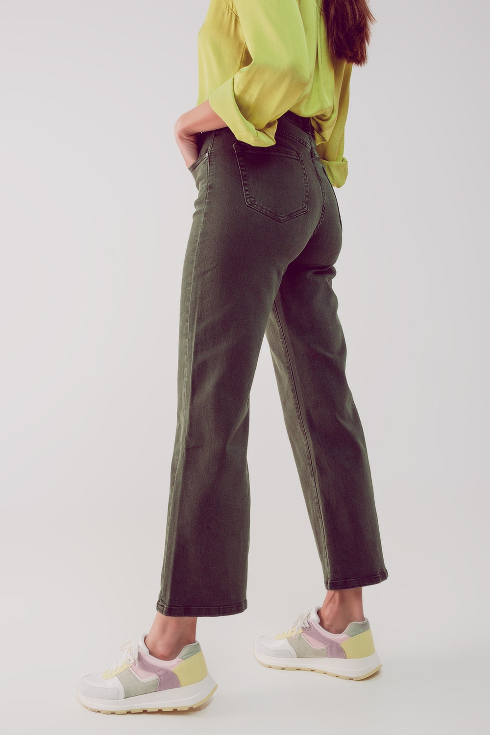Cropped wide leg jeans in khaki Q2 Jeans BoutiqueLua
