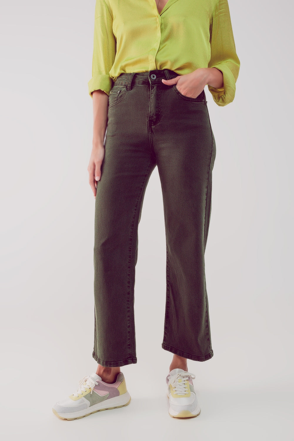 Cropped wide leg jeans in khaki Q2 Jeans BoutiqueLua