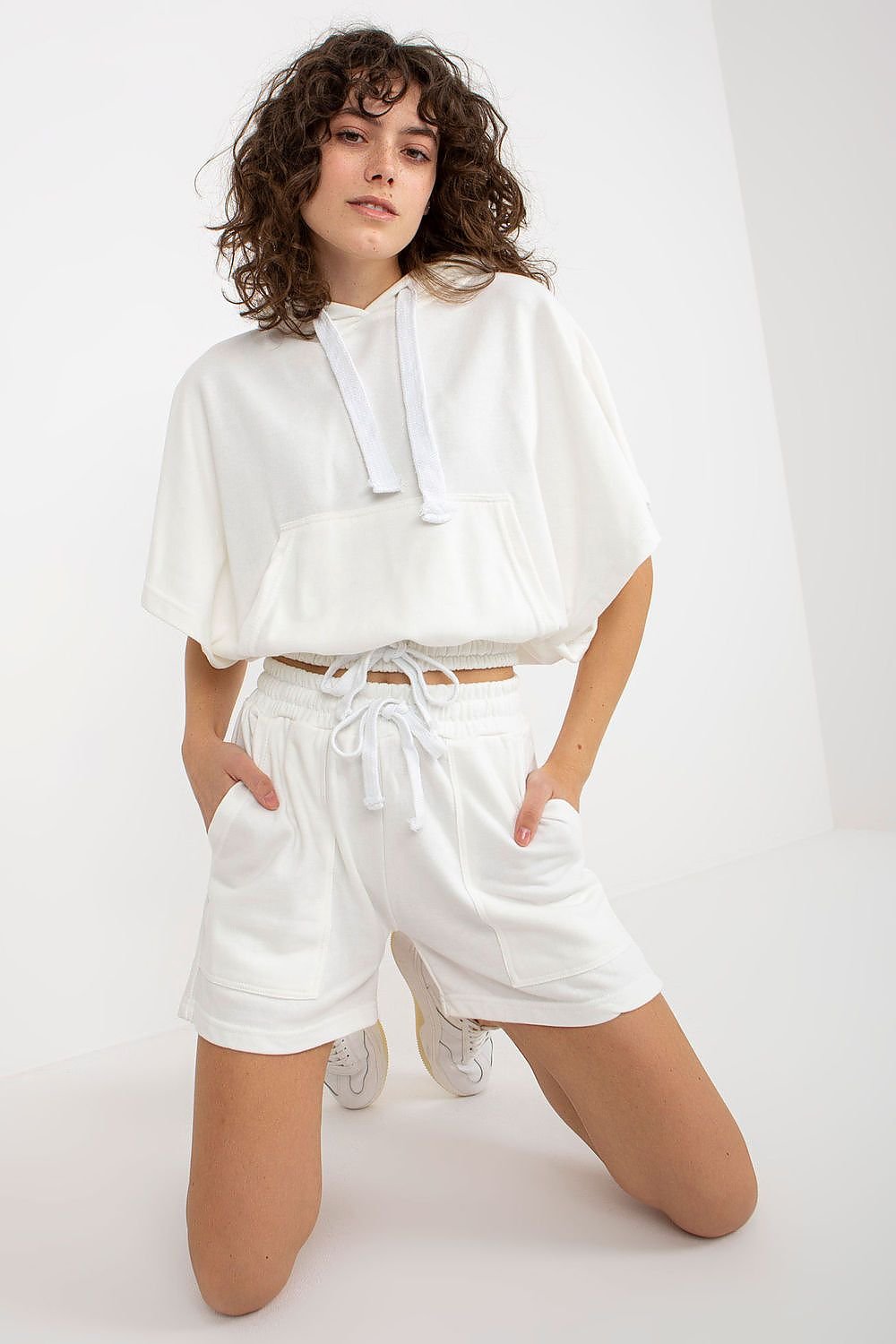 Stylish Tracksuit Set with Hoodie and Shorts beige one-size-fits-all - Outfit Sets