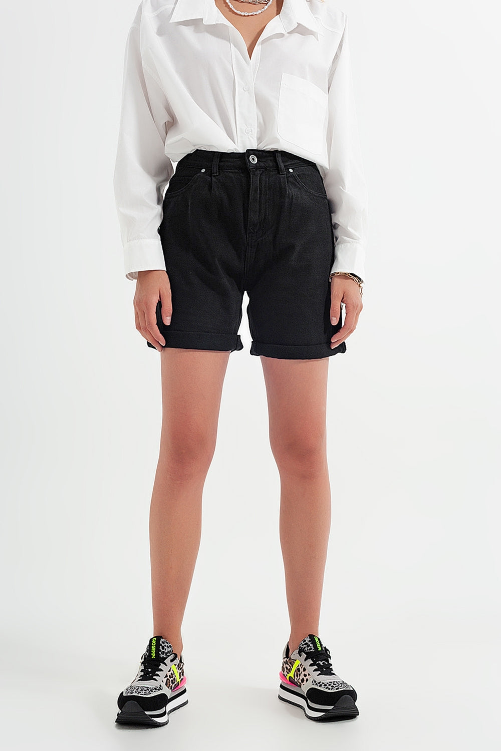 Denim mom shorts in black Q2 Pants BoutiqueLua