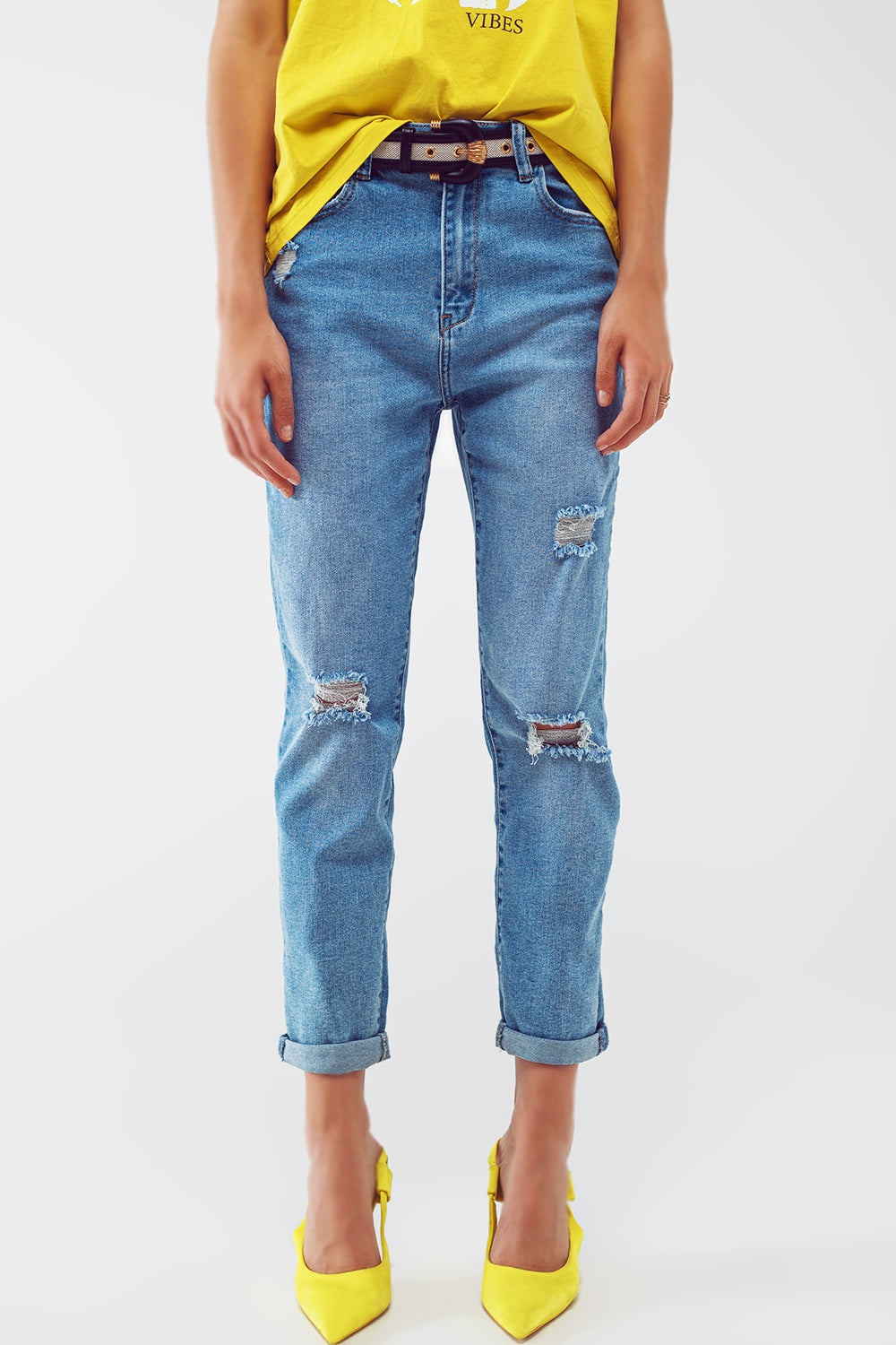 Distressed Regular Jeans in Light Blue Wash - Jeans