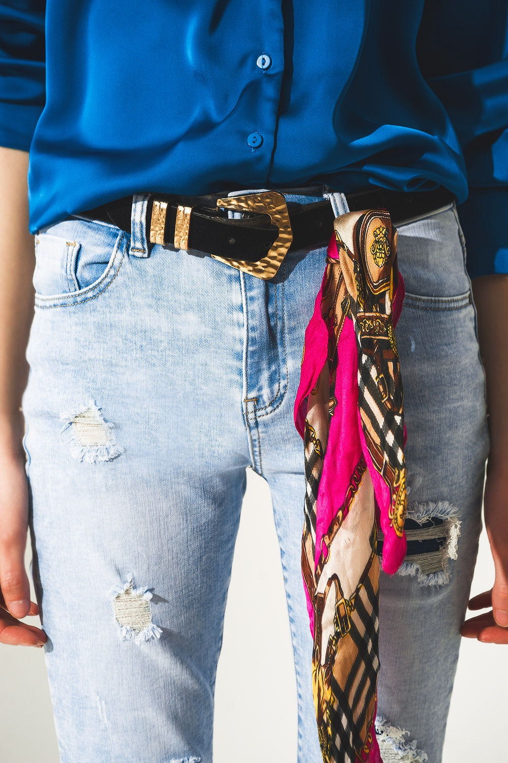 Distressed straight jeans with hem detail in blue - Jeans