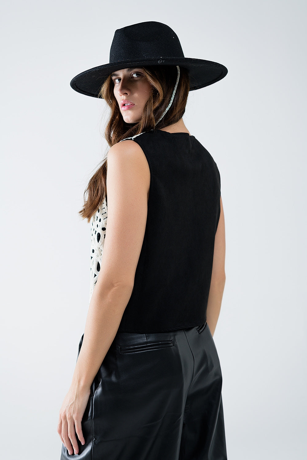 Embroidery Velvet Short Vest in white - Vests