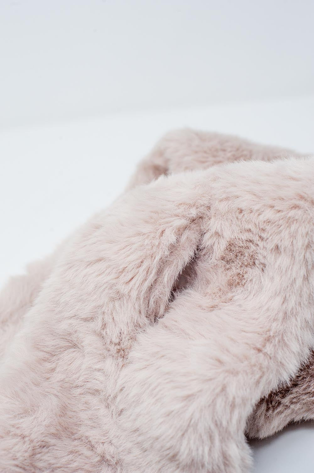 Faux fur collar in ecru - Scarves