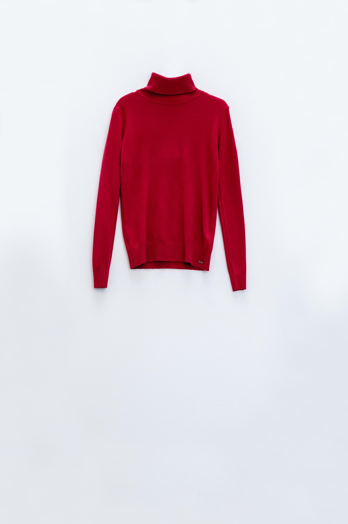 Fine knit high neck jumper in wine color Q2 Sweaters BoutiqueLua