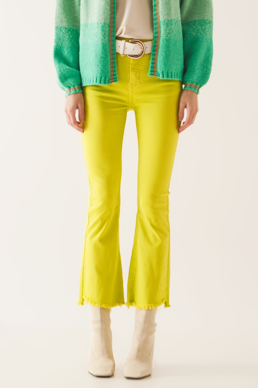 Flare jeans with raw hem edge in yellow - Jeans