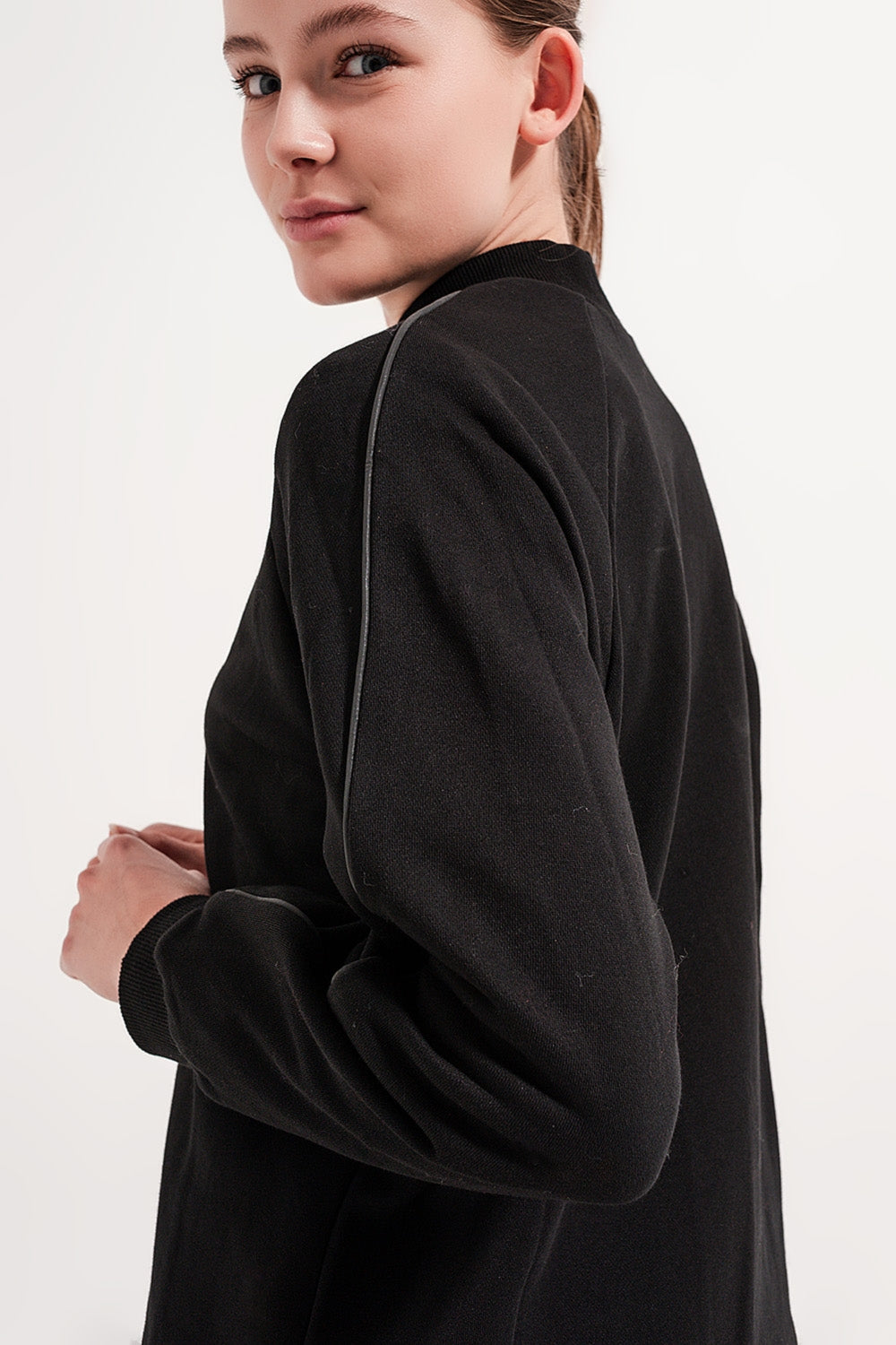 High neck sweatshirt in black Q2 Sweaters BoutiqueLua