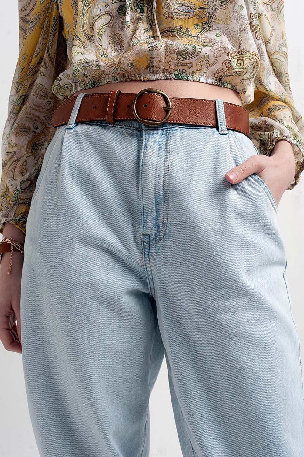High rise slouchy mom jeans in lightwash Q2 Jeans BoutiqueLua