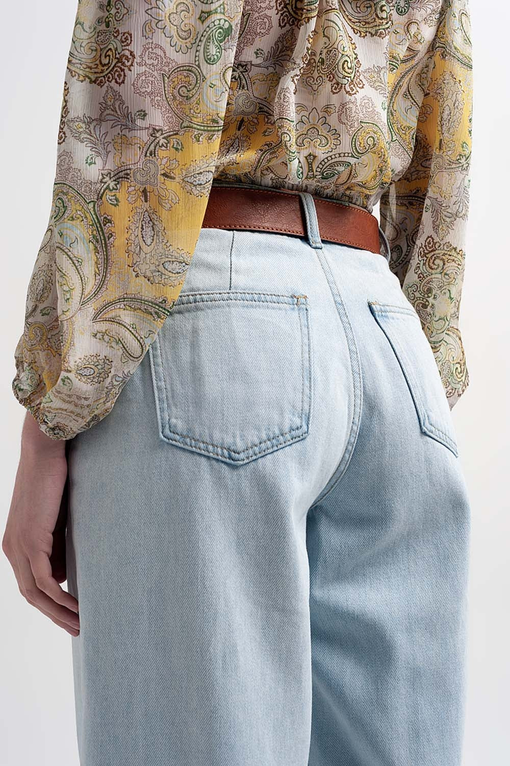 High rise slouchy mom jeans in lightwash Q2 Jeans BoutiqueLua