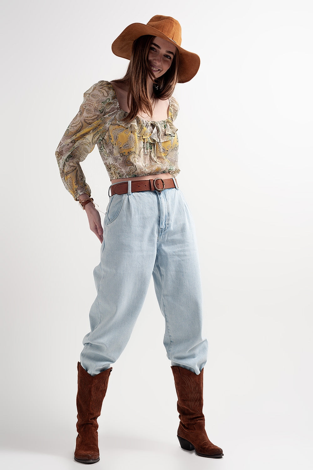 High rise slouchy mom jeans in lightwash Q2 Jeans BoutiqueLua