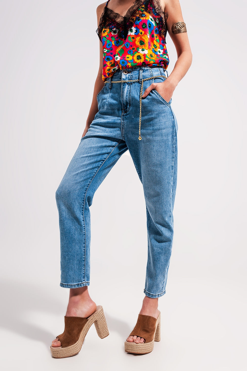 High rise straight leg belt detail jeans in light wash Q2 Jeans BoutiqueLua