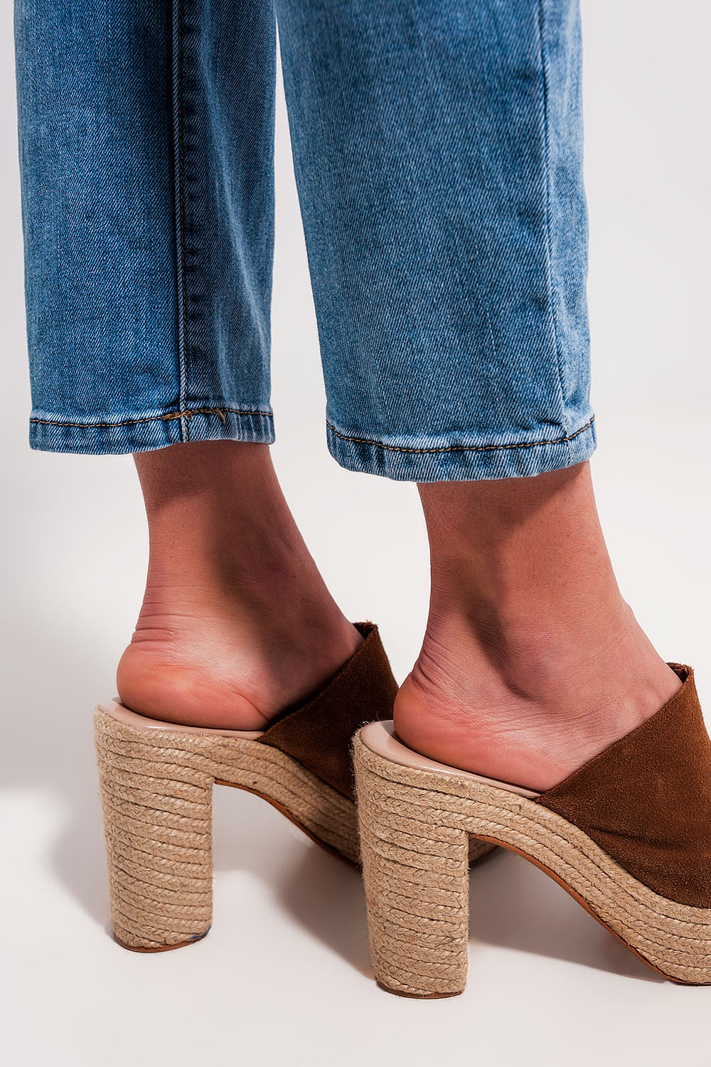 High rise straight leg belt detail jeans in light wash Q2 Jeans BoutiqueLua