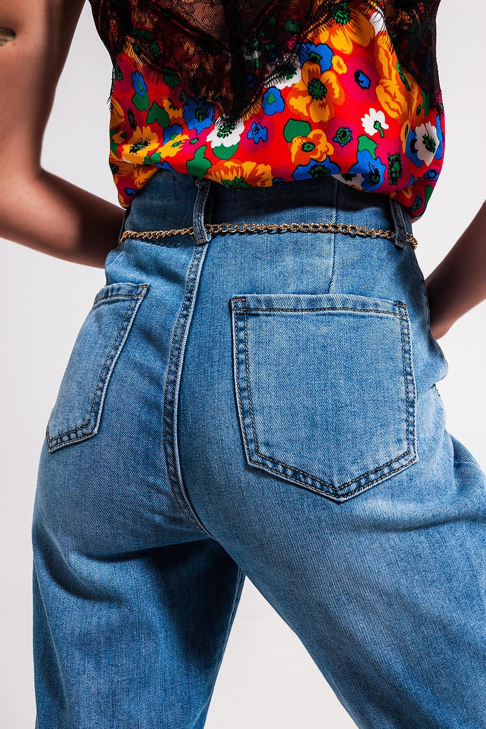 High rise straight leg belt detail jeans in light wash Q2 Jeans BoutiqueLua
