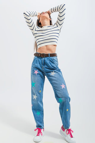 Jeans slouch de cintura alta com pregas frontais e estampa de estrelas