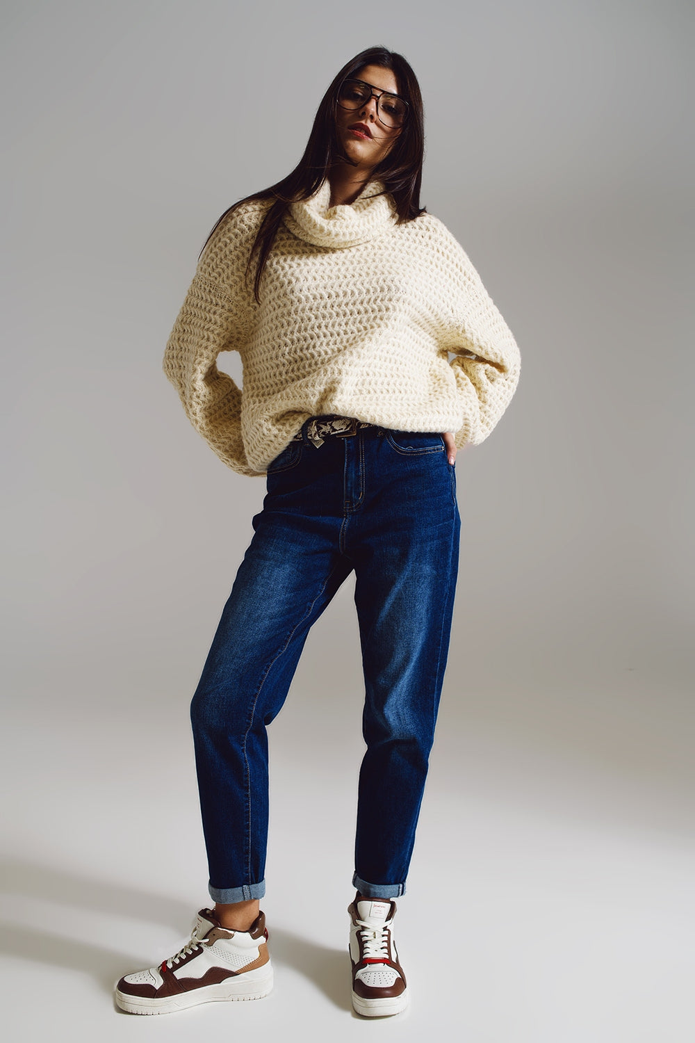 High waisted mom jean in medium wash Q2 Jeans BoutiqueLua