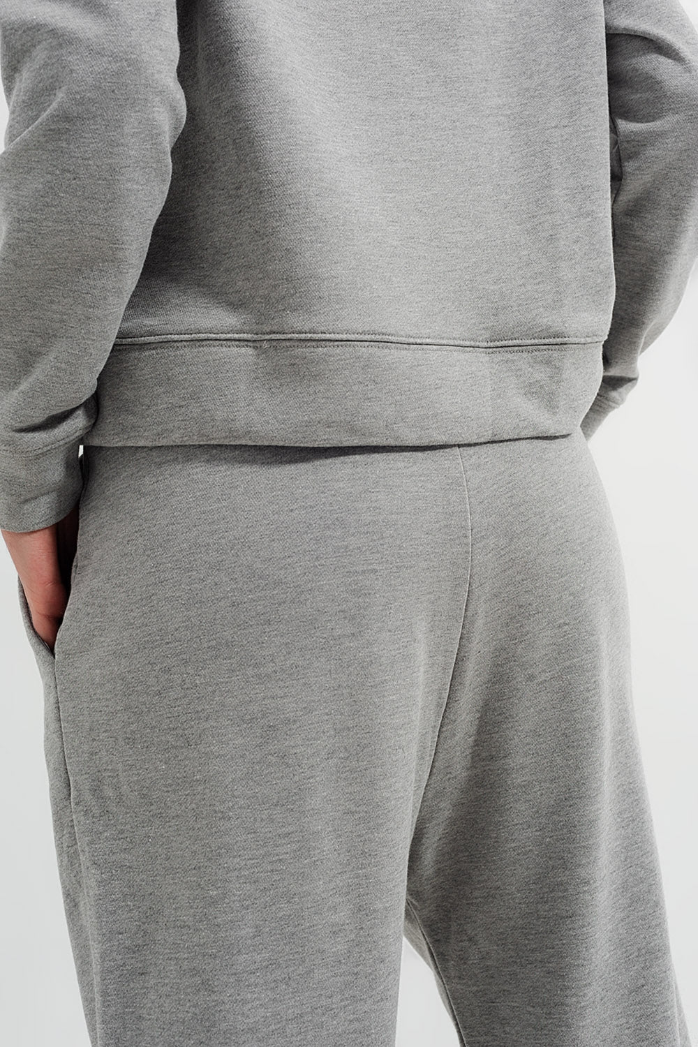 Jogger in light gray heather Q2 Pants BoutiqueLua