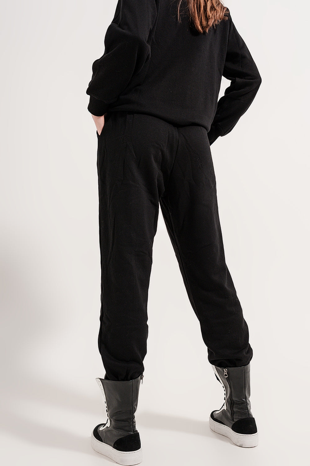 Joggers with drawstring waist and front seam in black Q2 Pants BoutiqueLua