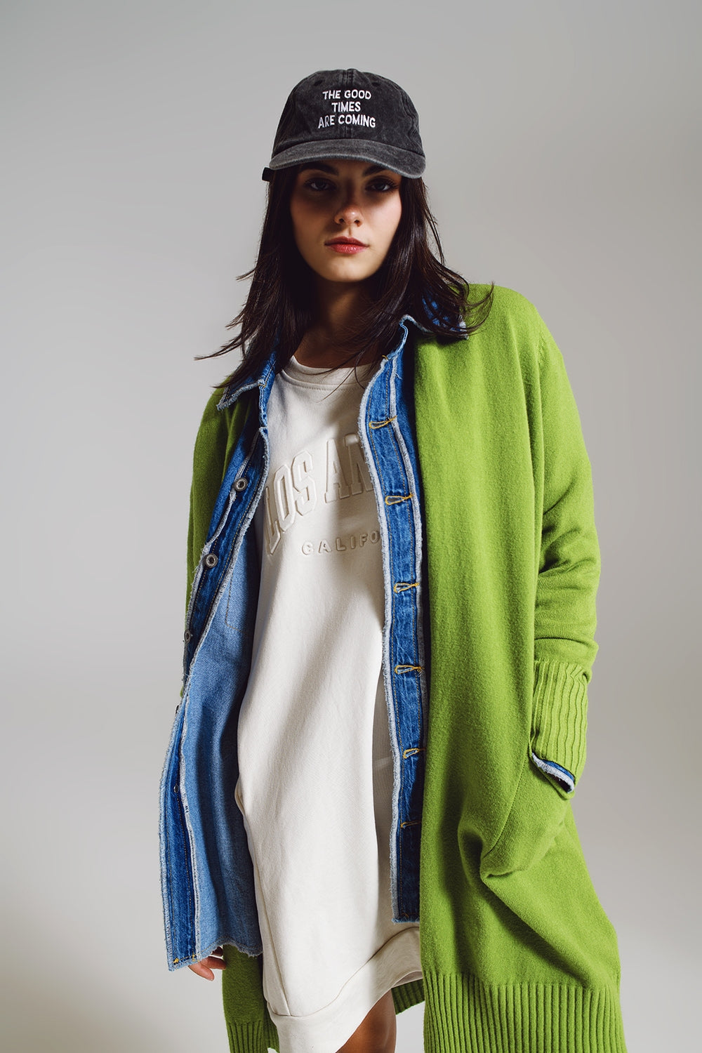 Long green cardigan with folded pockets Q2 Sweaters BoutiqueLua