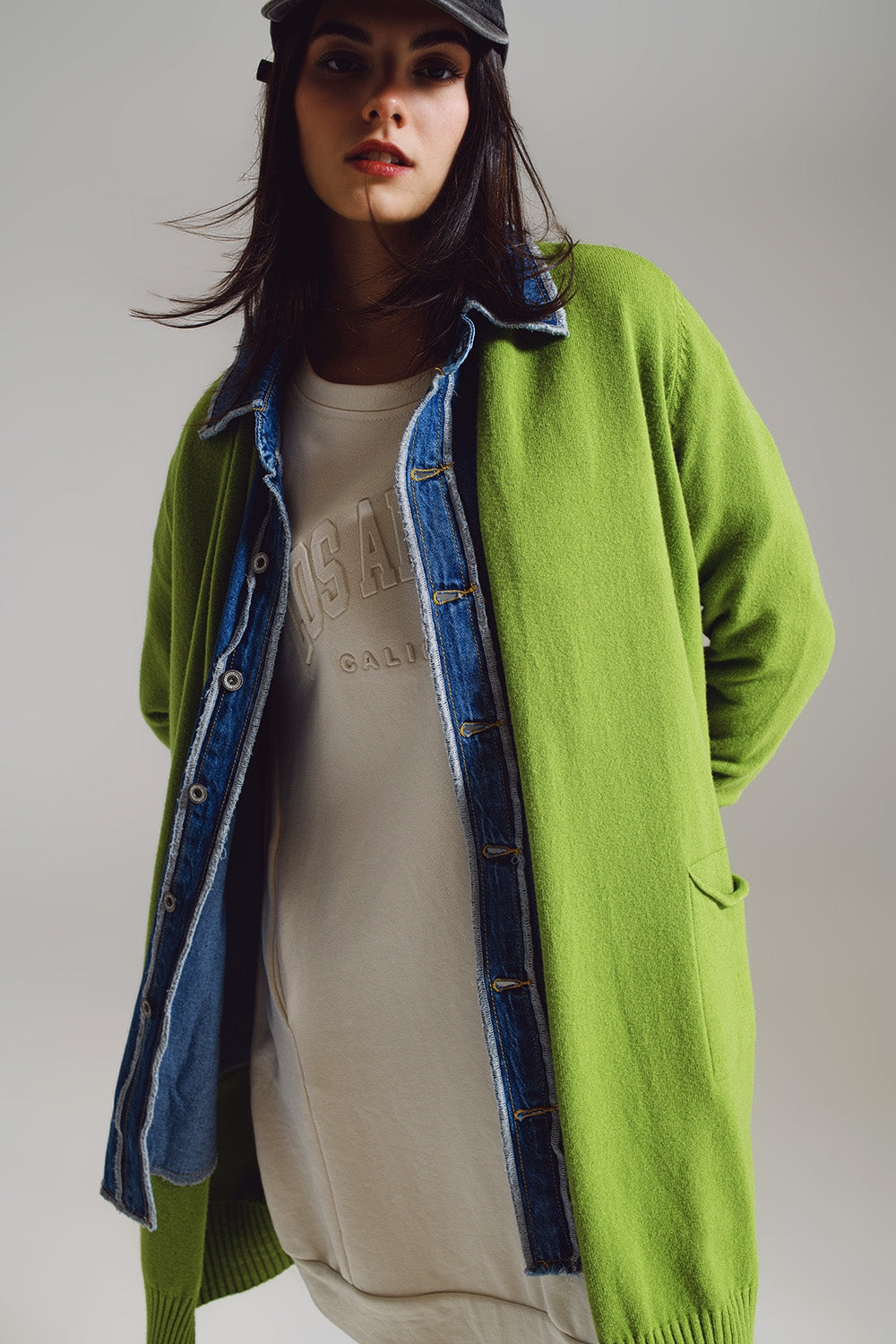 Long green cardigan with folded pockets Q2 Sweaters BoutiqueLua