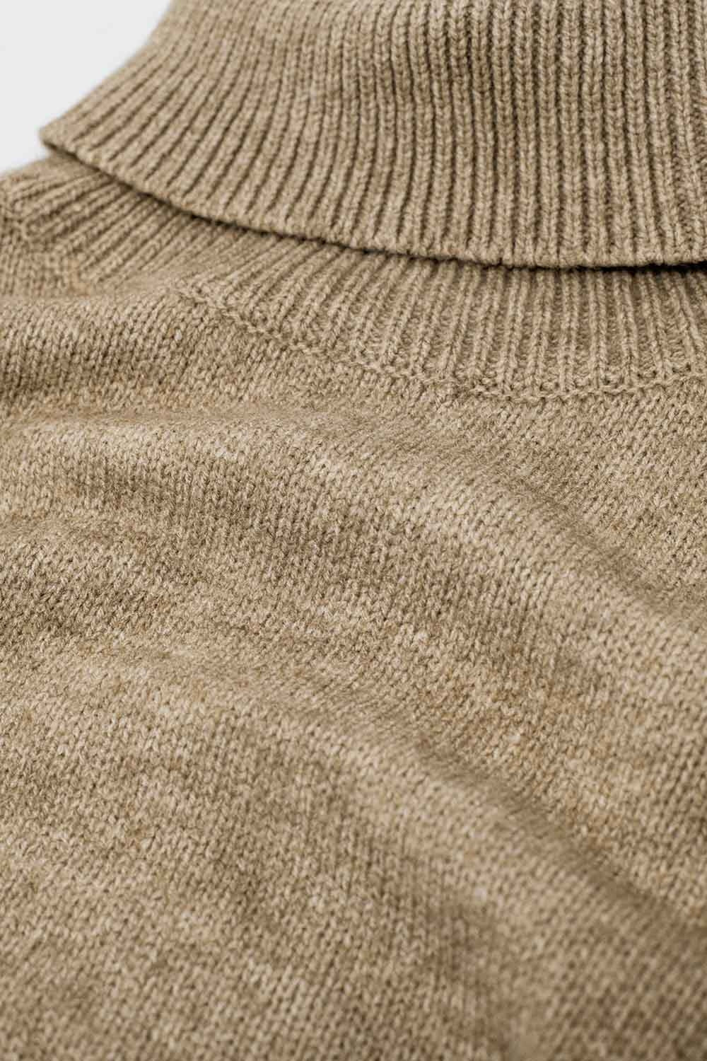 Loose beige sweater with dropped sleeves - Jumpers
