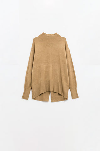 Pull camel ample avec ouverture dans le dos
