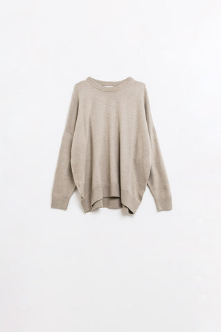 Pull ample en maille fine beige à col rond