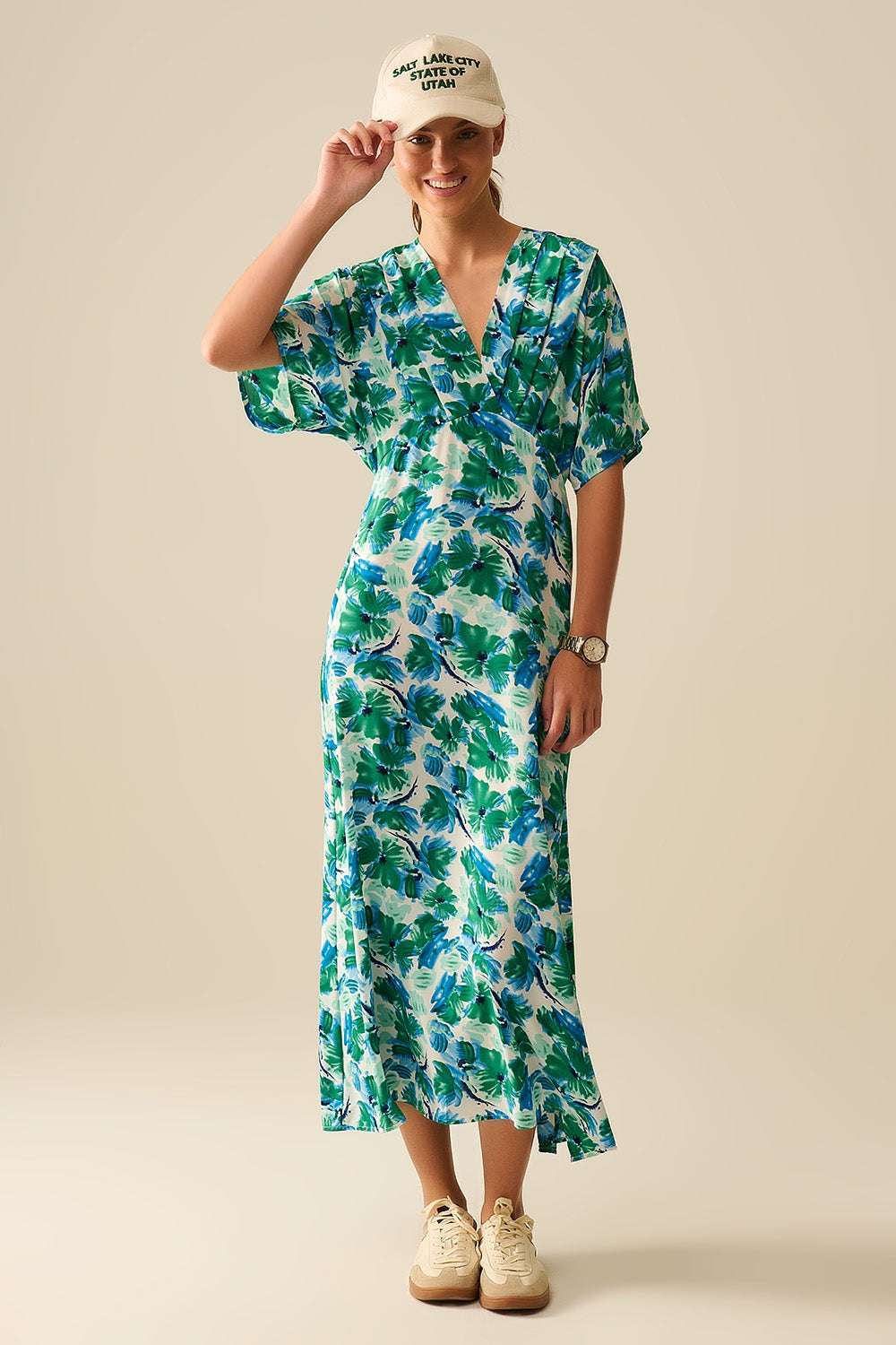 Maxi floral print dress in satin fabric with dropped sleeves - Dresses