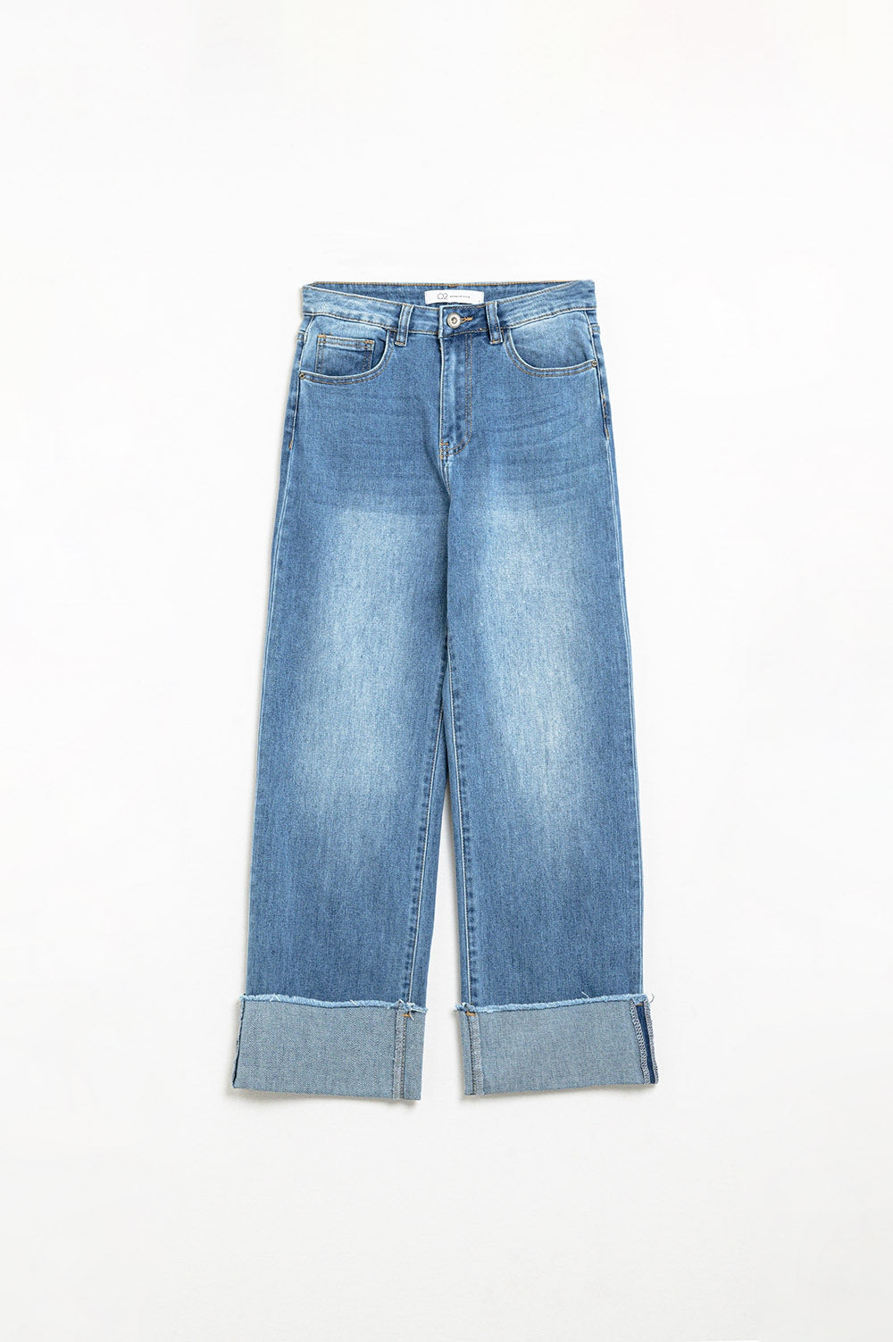 medium wash straight fit on cuffed hem jeans - Jeans