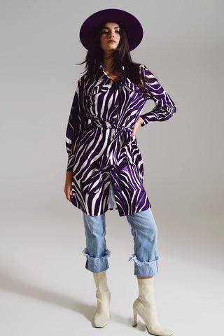Robe courte midi à imprimé zèbre en blanc et violet
