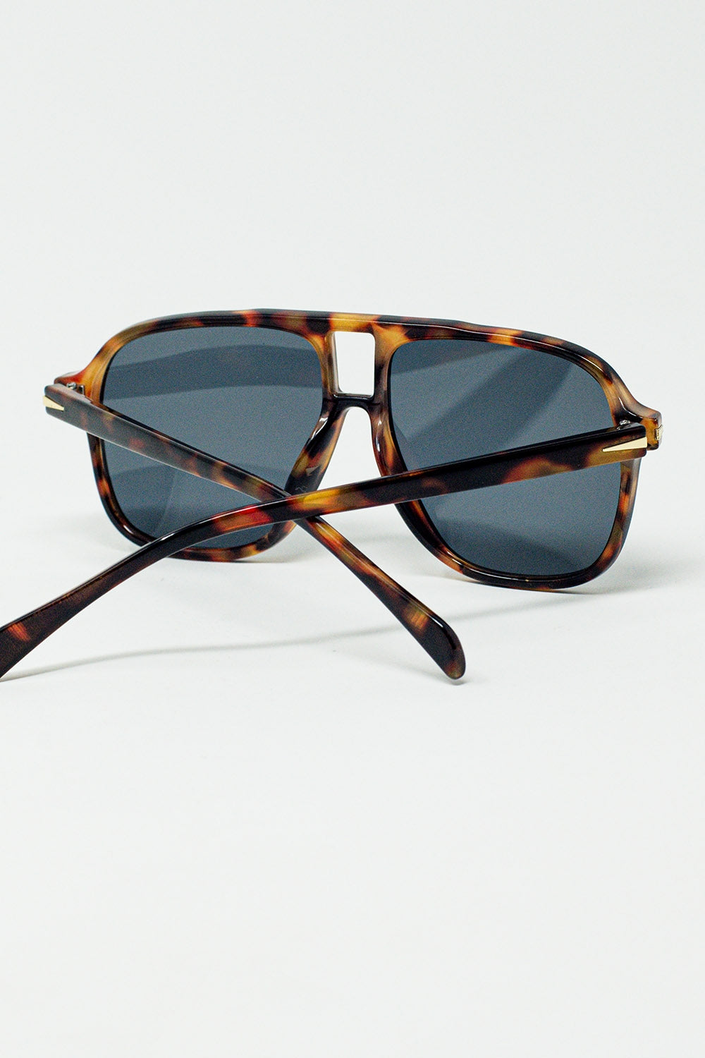 Oval Aviator Suglasses With Smoke Black Lens in Tortoise Shell - Sunglasses